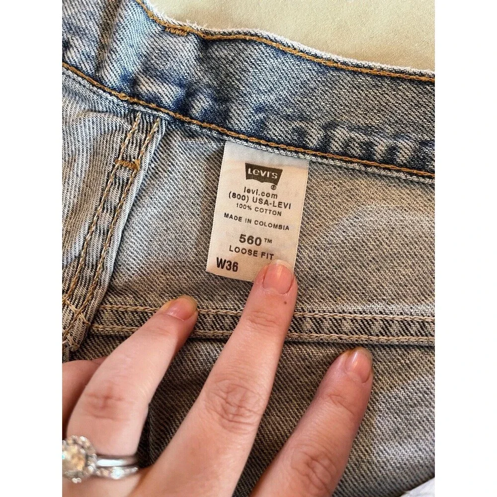 Levi's 560 Cut Off Shorts Size 36 Blue Faded Denim Baggy Y2K 6 Inches Long
